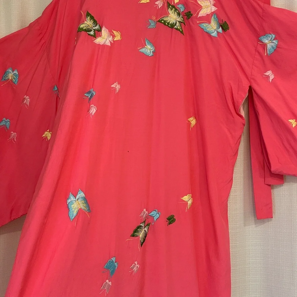 Vintage Japanese Silk Kimono Embroidered Butterflies - Picture 7 of 12